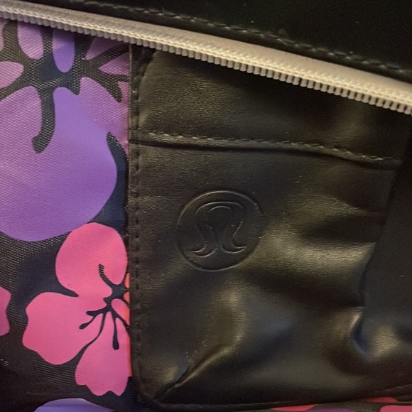 Oversize Lululemon Bowler Bag with Removable Adjustable Shoulder Strap - Picture 10 of 13